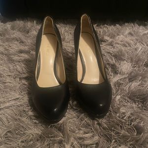 Nine West Women's ROCHA Classic Almond Toe Pump - Leather sz 6.5 Black